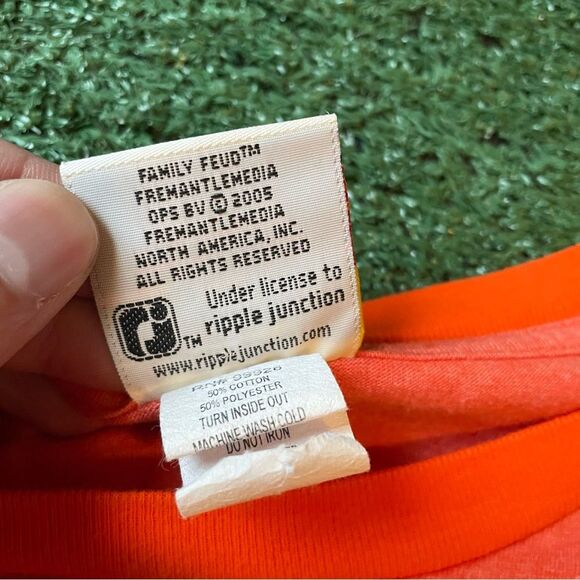 Vintage 2005 Family Feud “Survey Says” Ringer Tee Shirt - Large - Picture 5 of 8